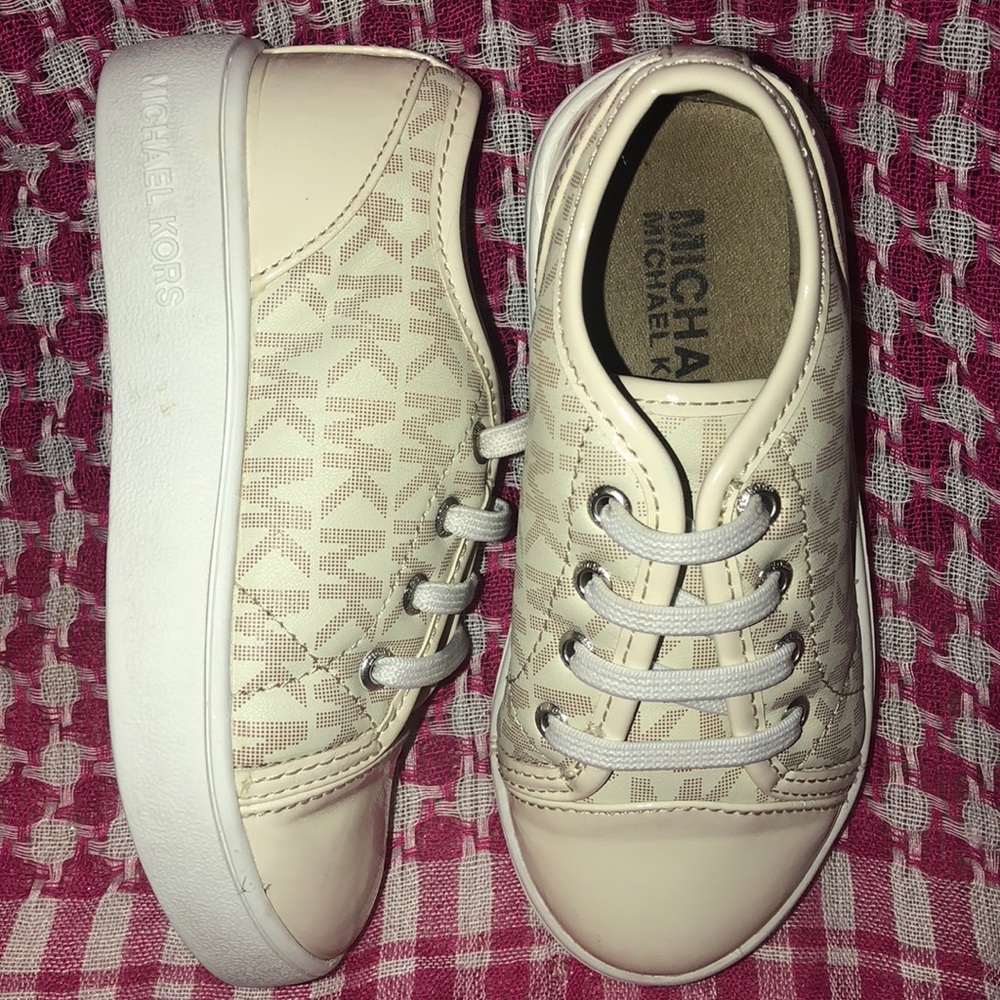 Michael Kors girls shoe